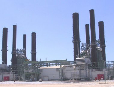 Ο ΥΠΕΘΑ του Ισραήλ κατηγορεί τον Μ. Αμπάς ότι αρνείται να μεταφέρει ηλεκτρικό από το Ισραήλ στη Γάζα (φωτό)